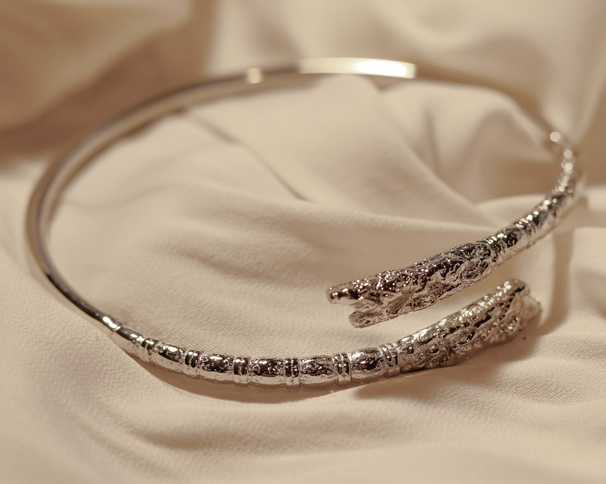 Brazalete Isis